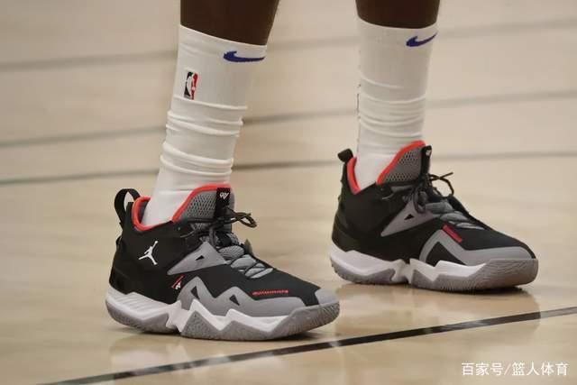 布莱克尼41分吴冠希15板 肯帝亚送宁波20连败