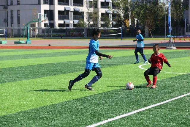 布里奇斯41分文班空砍42+18 尼克斯险胜马刺