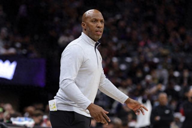 NBA夏联-程帅澎16分 中国男篮50-101惨败国王
